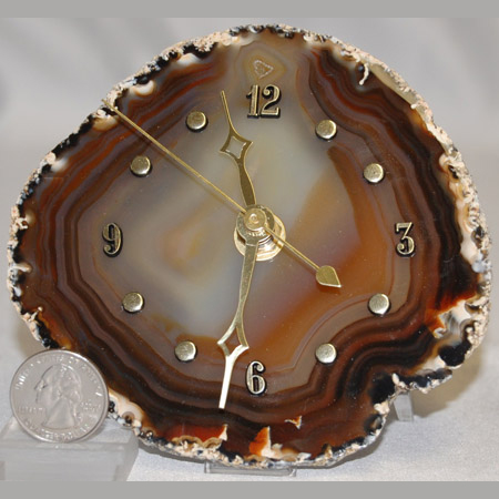 Image of clock made of agate slice