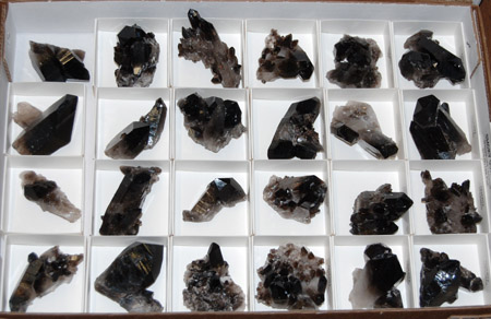 Image of smoky quartz clusters in flat