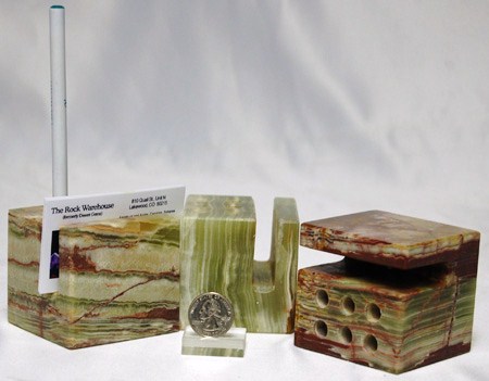Pakistani onyx pen and cardholder, 2.75 inch cube