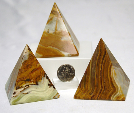 Pakistani onyx pyramid, 2.5 in.
