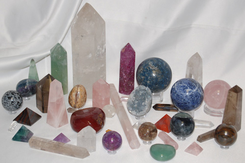 Image of spheres, eggs, pyramids, and other polished shapes 